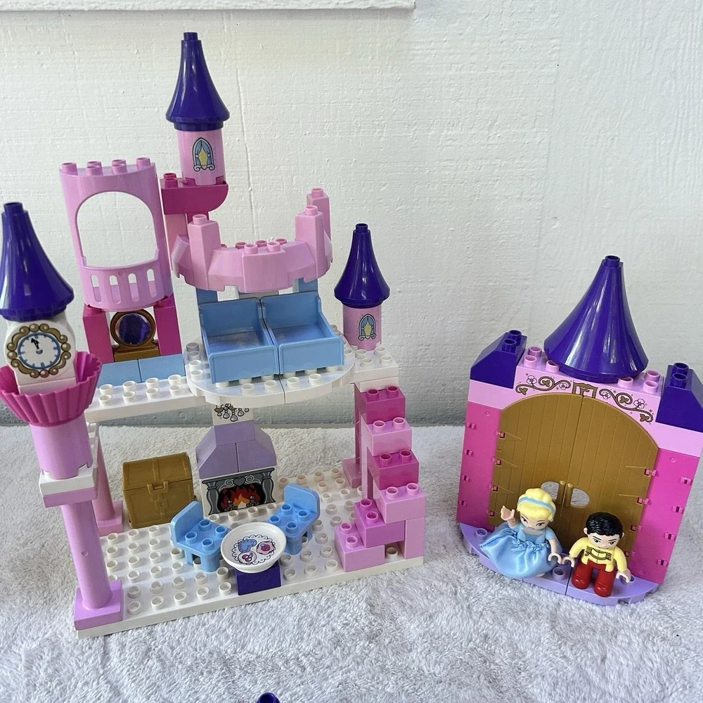 Lego Duplo Sets #6154 Disney Cinderella Castle #10873 Minnie &10595 Sofia READ